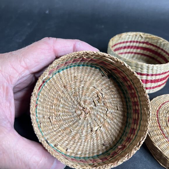 VTG Colored Sweetgrass Baskets Set of 3 w/Lids Tight Weave Boho Natural Decor - Picture 8 of 11